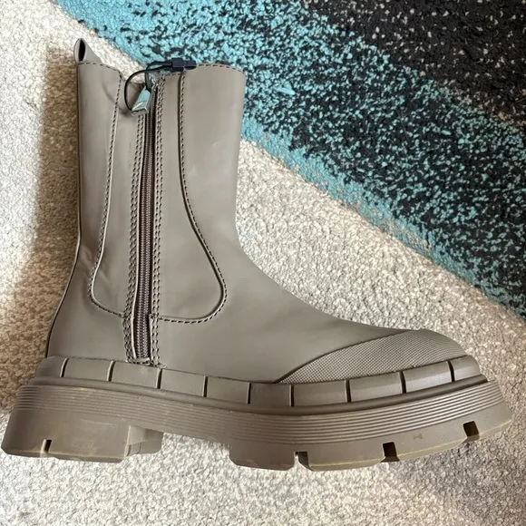 Zara Rubberized Flatform Ankle Boots Chunky Lug Sole Y2K Goth Grunge NWT 8 Green