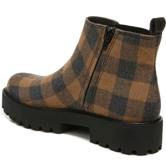 Zodiac Shilo Chealsea Rain Boot New in Box. Sz 8 US