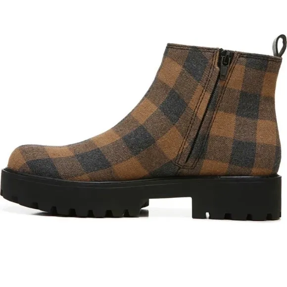 Zodiac Shilo Chealsea Rain Boot New in Box. Sz 8 US