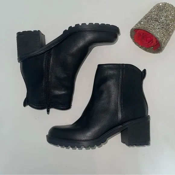 Zodiac Women's Black Greyson Lug-Sole Boots - New In Box- Size8.5 - Duplicate